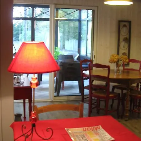 Le Clos De La Roche Bed & Breakfast *