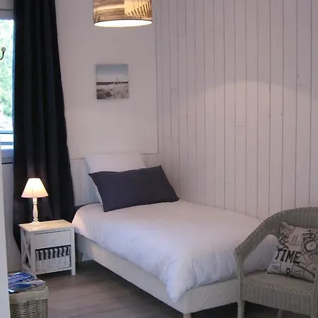 Le Clos De La Roche Bed & Breakfast *