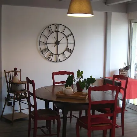 Le Clos De La Roche Bed & Breakfast *